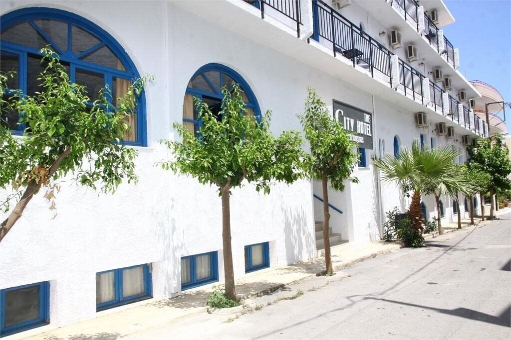 Фото The City Hotel 3*